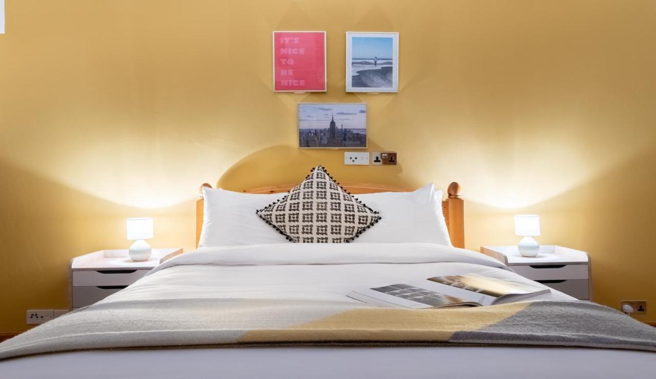 Appartamento The Southwick Sanctuary - Large 6Bdr With Terrace Londra Esterno foto