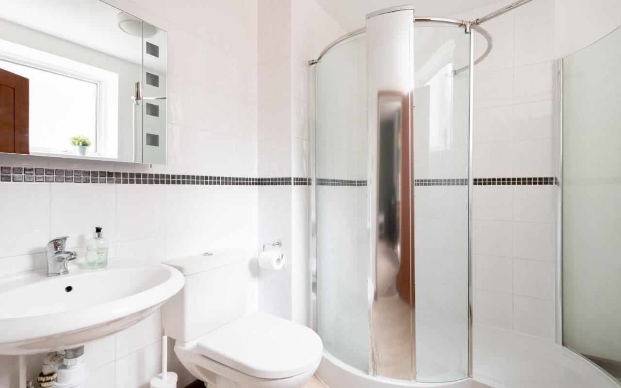 Appartamento The Southwick Sanctuary - Large 6Bdr With Terrace Londra Esterno foto